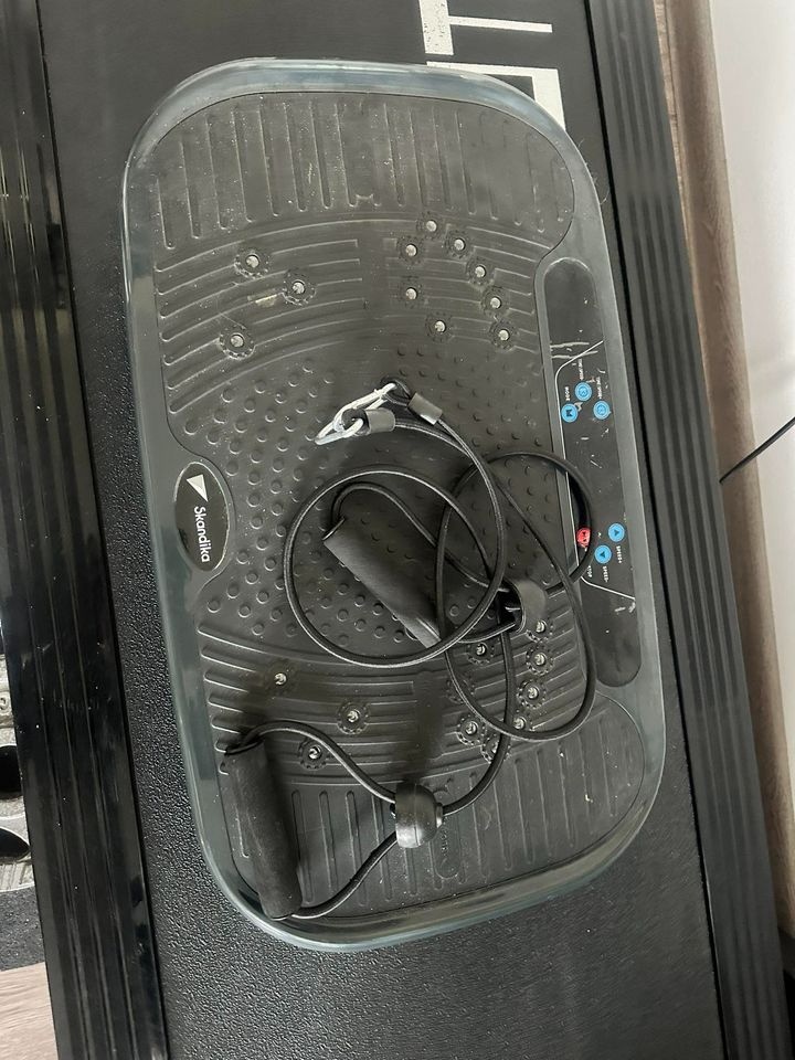 Profi Skandika vibrační fitness plošina na cvičení
