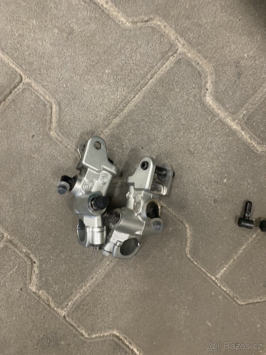 Aprilia rsv 1000r 2004-2008 brzdová a spojková pumpa