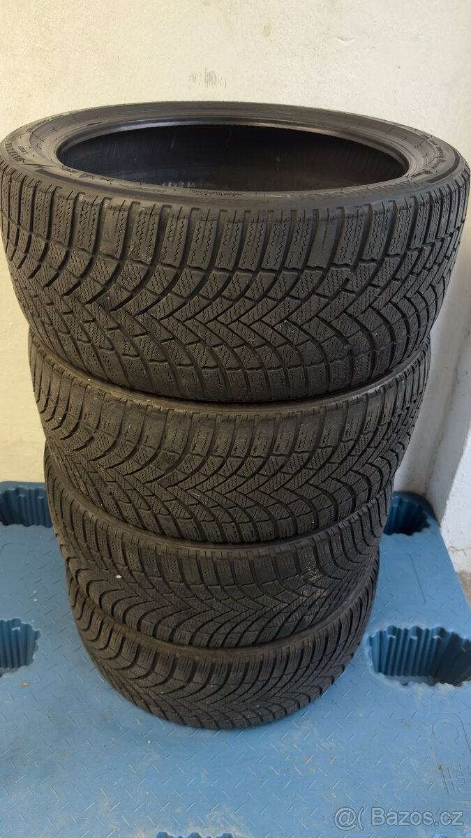 Zimní pneu 235/40/19 Bridgestone (4ks)