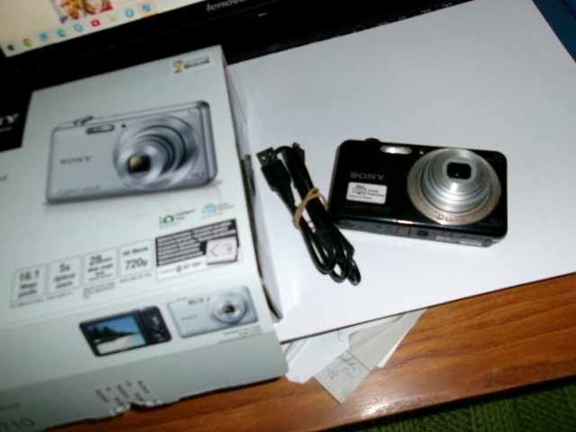 fotoaparat SONY W710 na opravu nebo nahradni dily