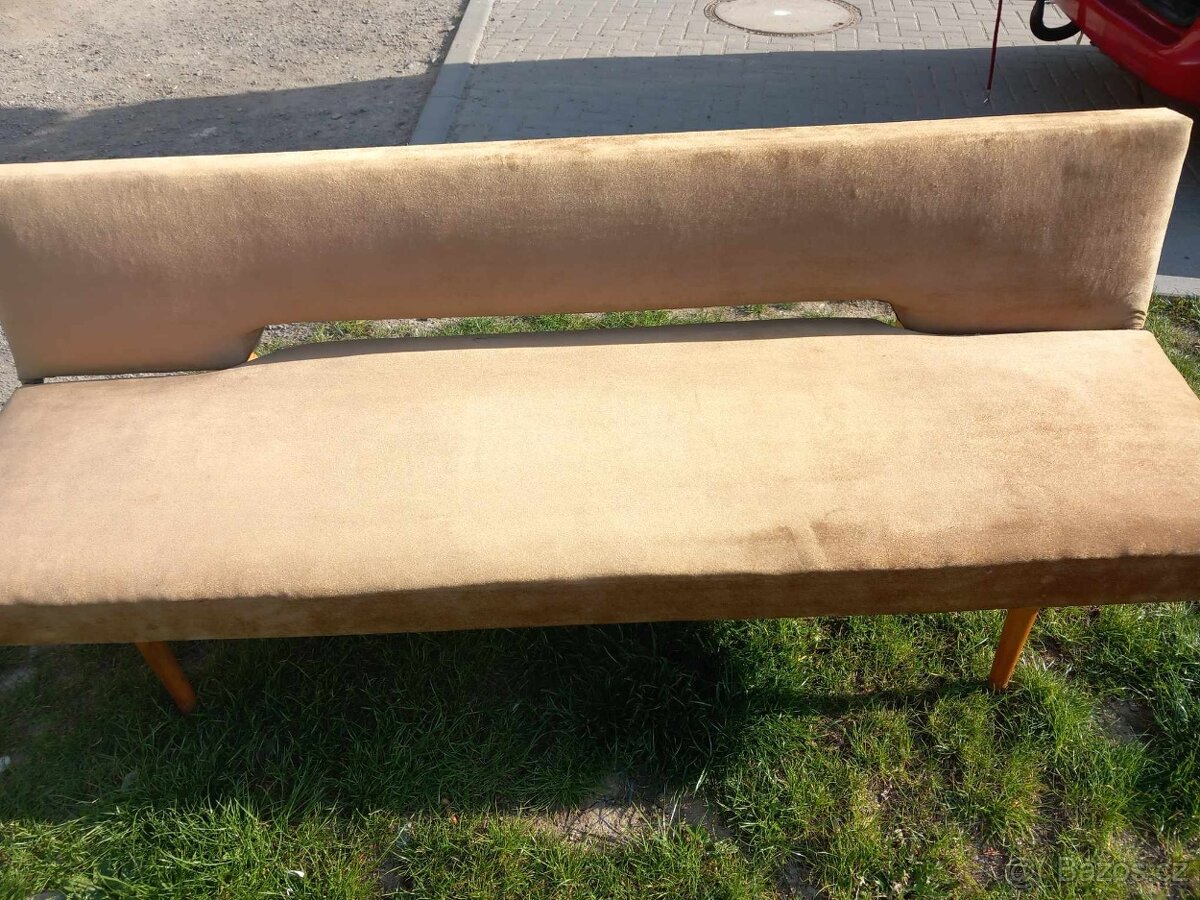 Sofa - gauč