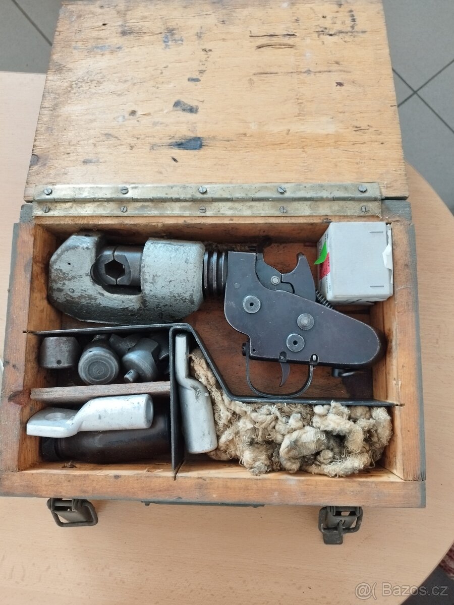Nastřelovač kabelových ok 9 mm