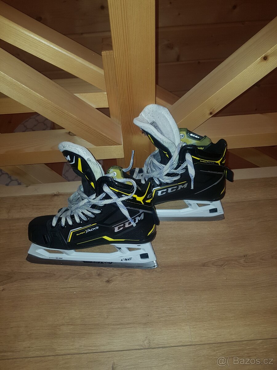 Prodam brankarske brusle CCM Super Tacks 9380