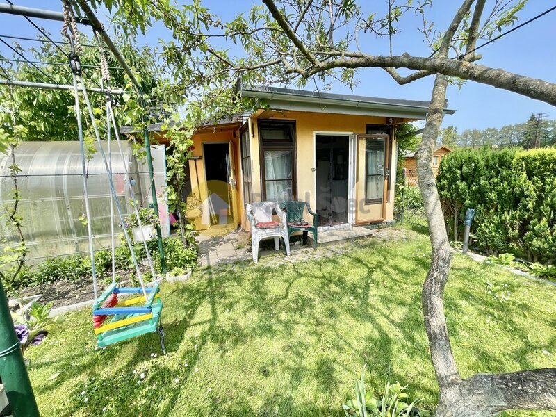 Prodej zahrádky s chatkou na vlastním pozemku 220 m2, Strako