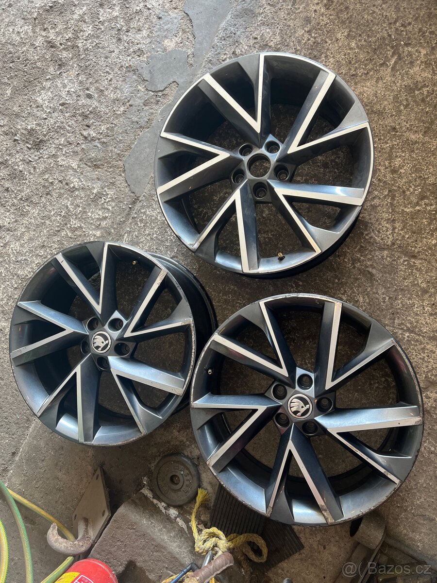 Superb ALU kola 3x R19 VEGA