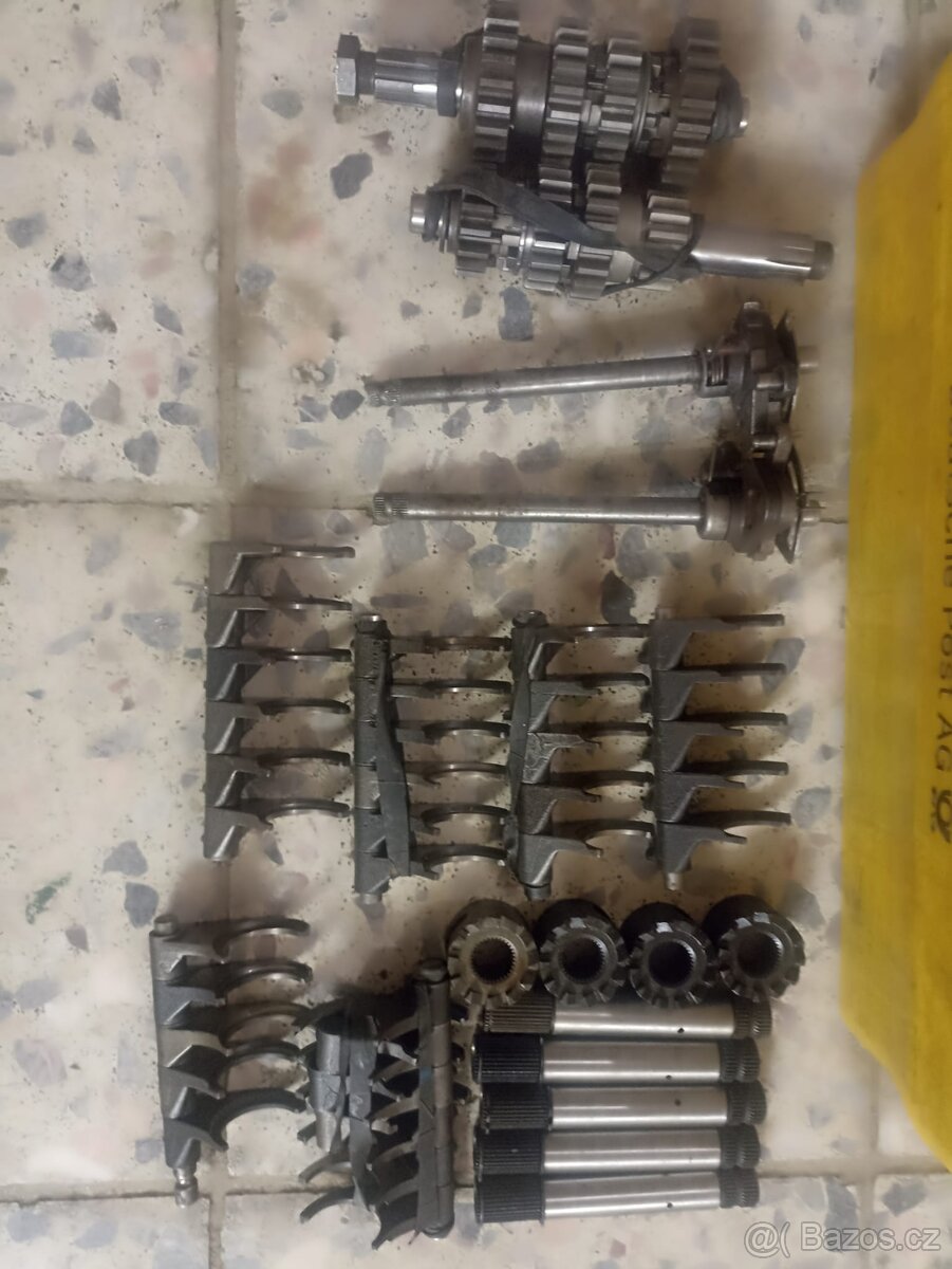 ČZ motokros 125 250 360 380