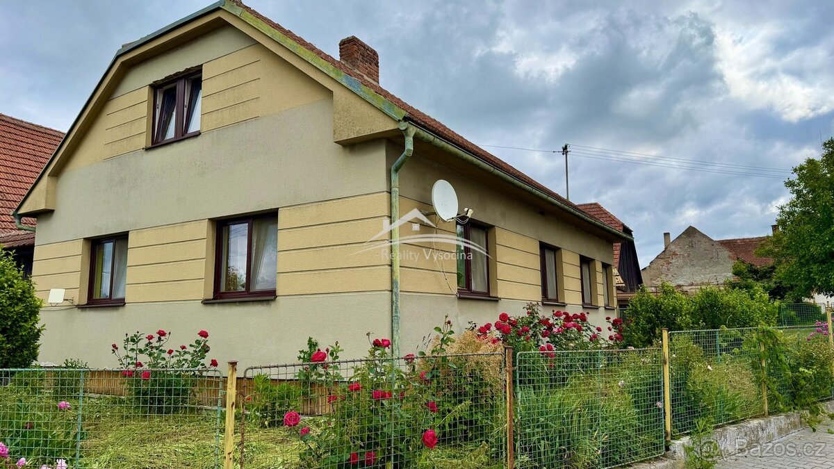 Prodej rodinného domu 3+1 s garáží, Vinary