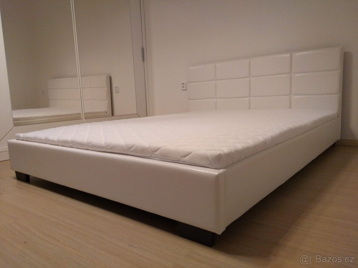 Moderní postel dvoulůžko z eco kůže včetně matrace