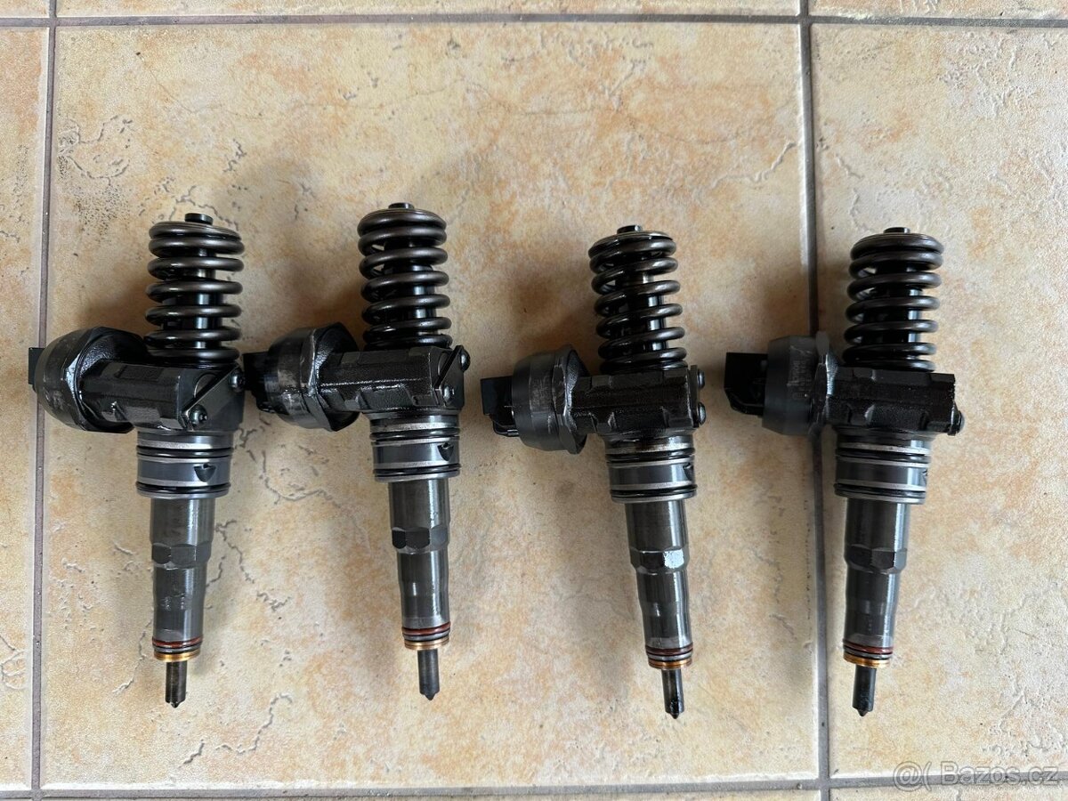 Vstřikovaci trysky vstřik motoru 1.9 TDI 77kw BLS.