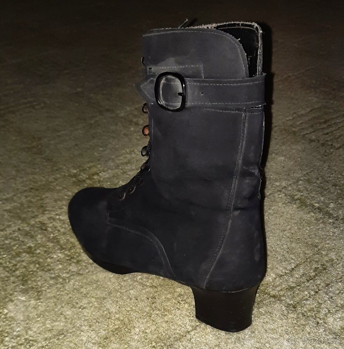 Dámské zimní vyšší boty na podpatku, vel. 39