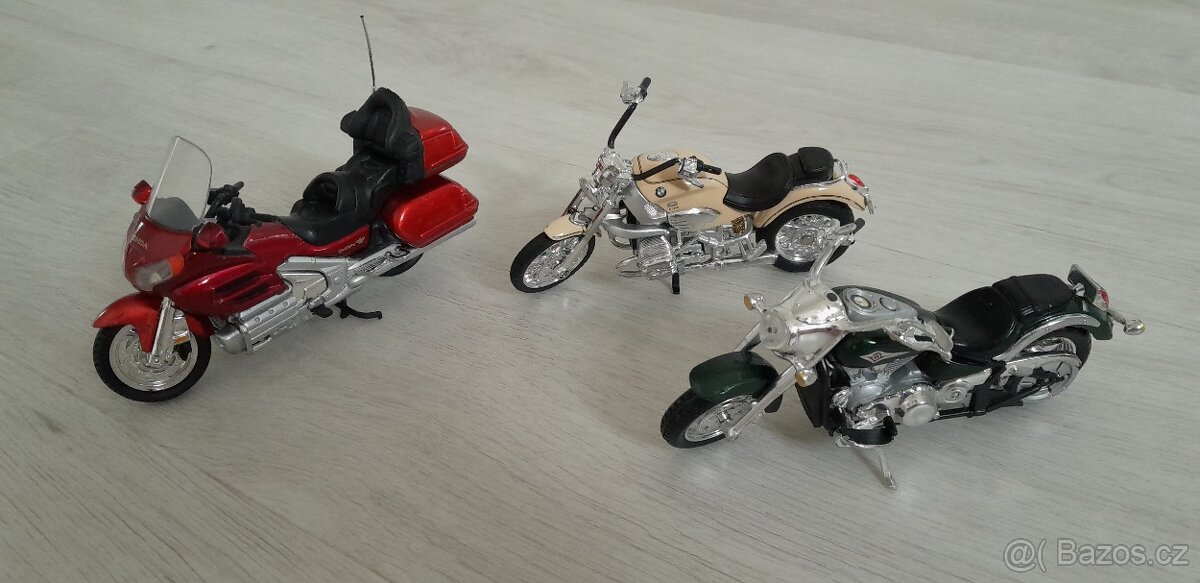 motorky modely 1/18 Maisto - Bburago