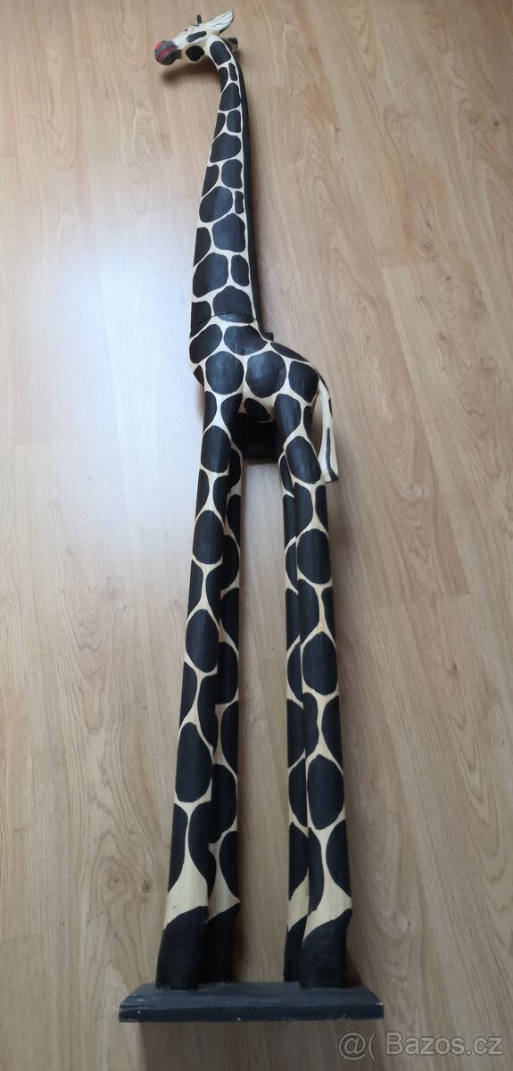Soška žirafy