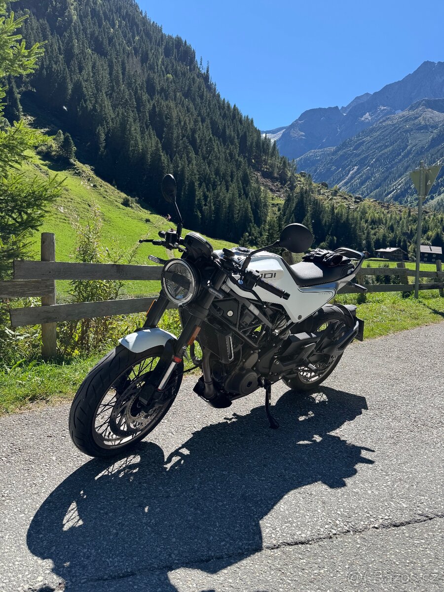 husqvarna vitpilen 401 , najeto 3200 km, zaruka