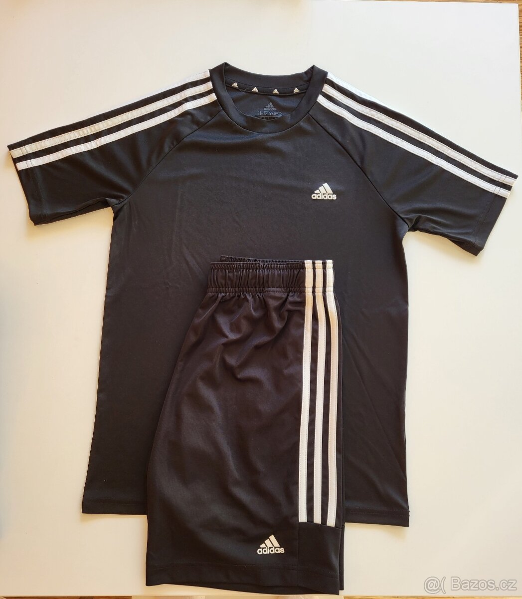 Dres komplet zn. Adidas vel. 152 černý