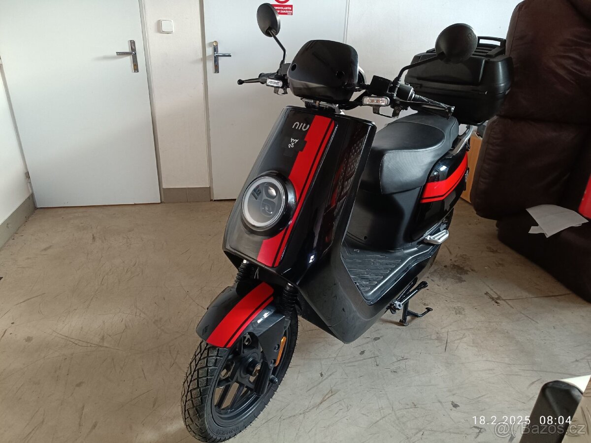 Elektroskůtr Niu NQi GTS Sport