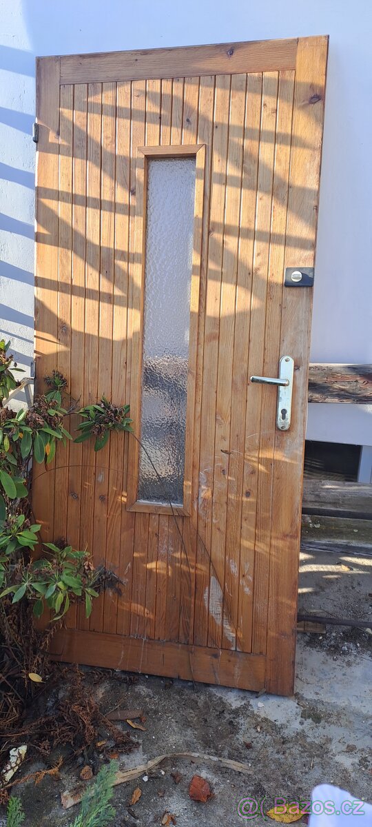 Dveře vchodové