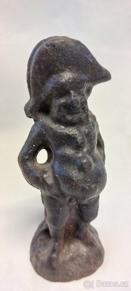 Starožitná litinová soška