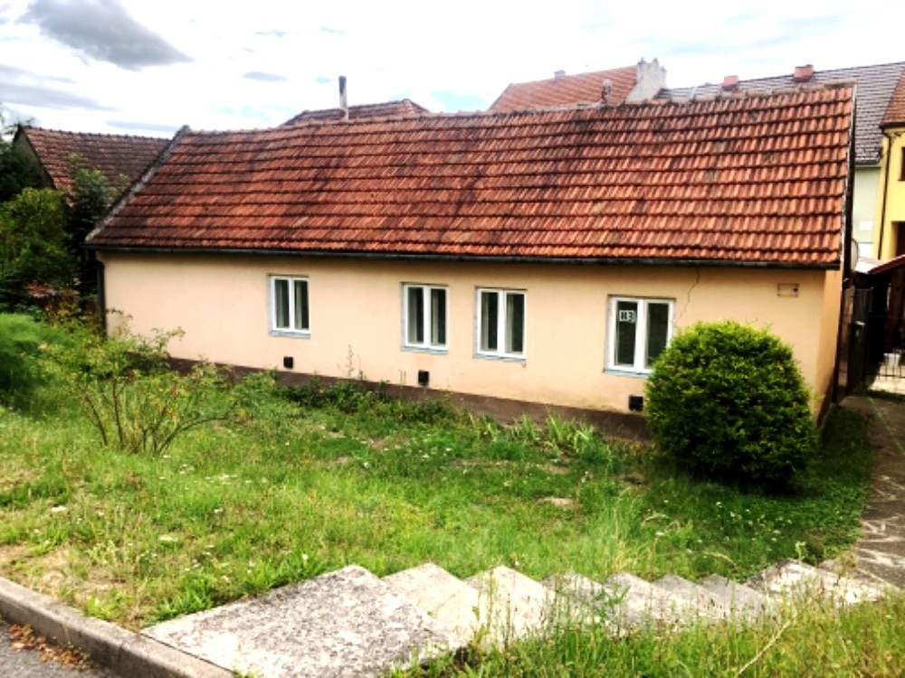 Rod. dům 2+1 UHERSKÝ BROD - ÚJEZDEC