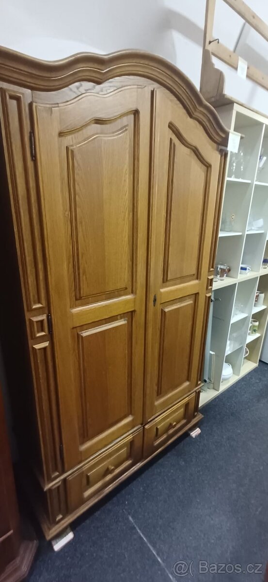 Šatní skříň rustik