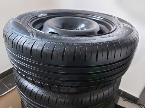 Letní pneu 195/60R15