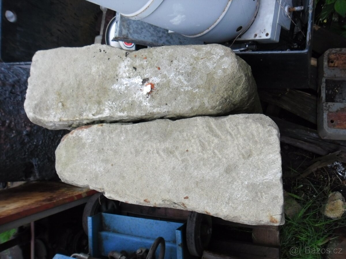 Predám ručne tesané pieskovcové parapety