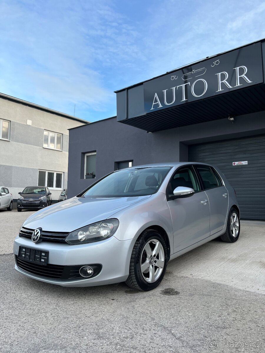 Volkswagen Golf 6 TrendLine 1.6 Benzin + LPG = Top Stav =