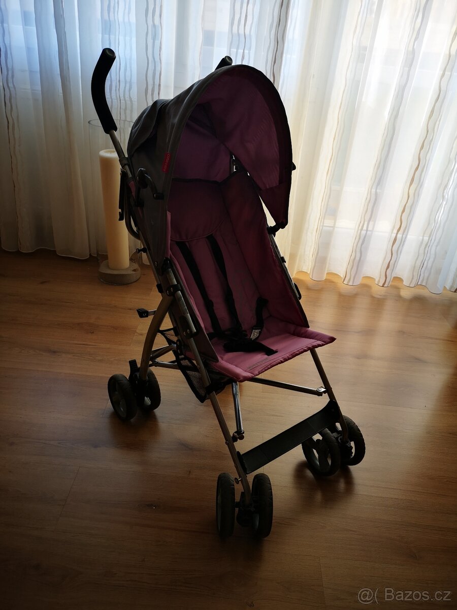 Prodám kočárek golfové hole.