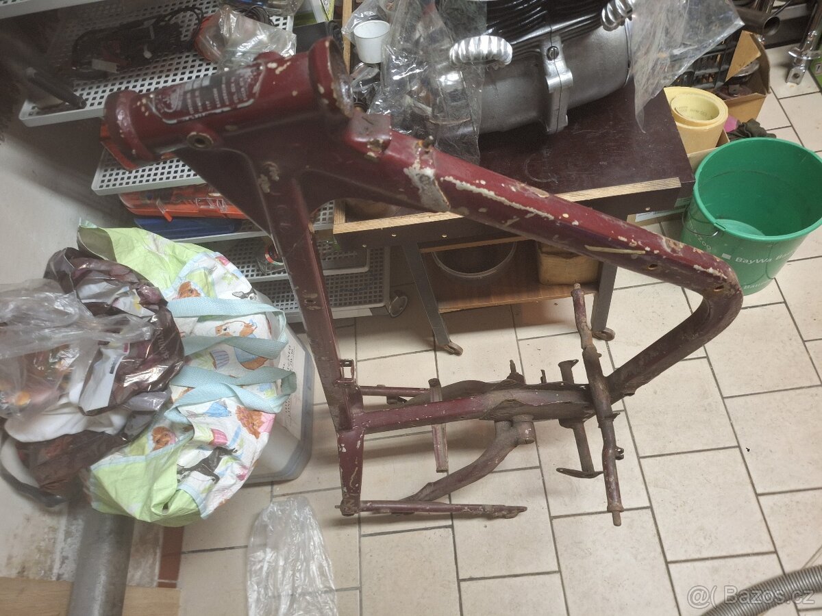 Rám jawa 350 kývačka