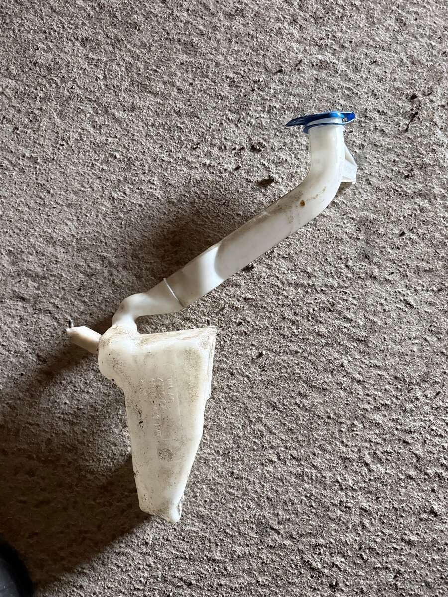 Nádobka na odstřikovače Fabia 1