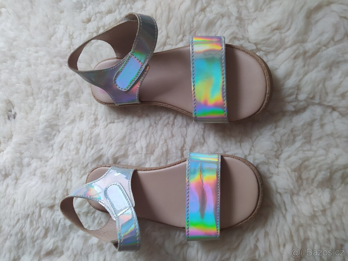 Dívčí sandále 29