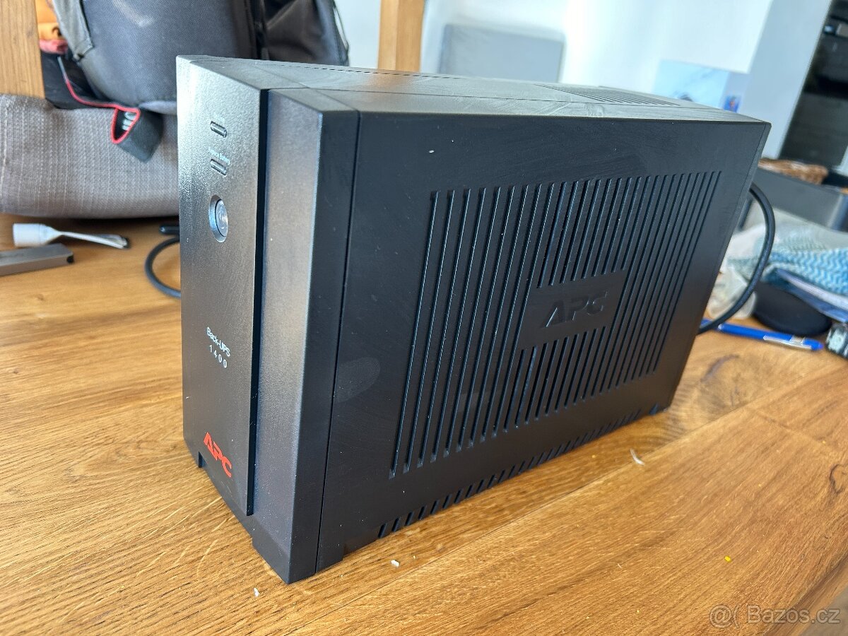 APC UPS zalozni zdroj BX 1400U - FR 700w