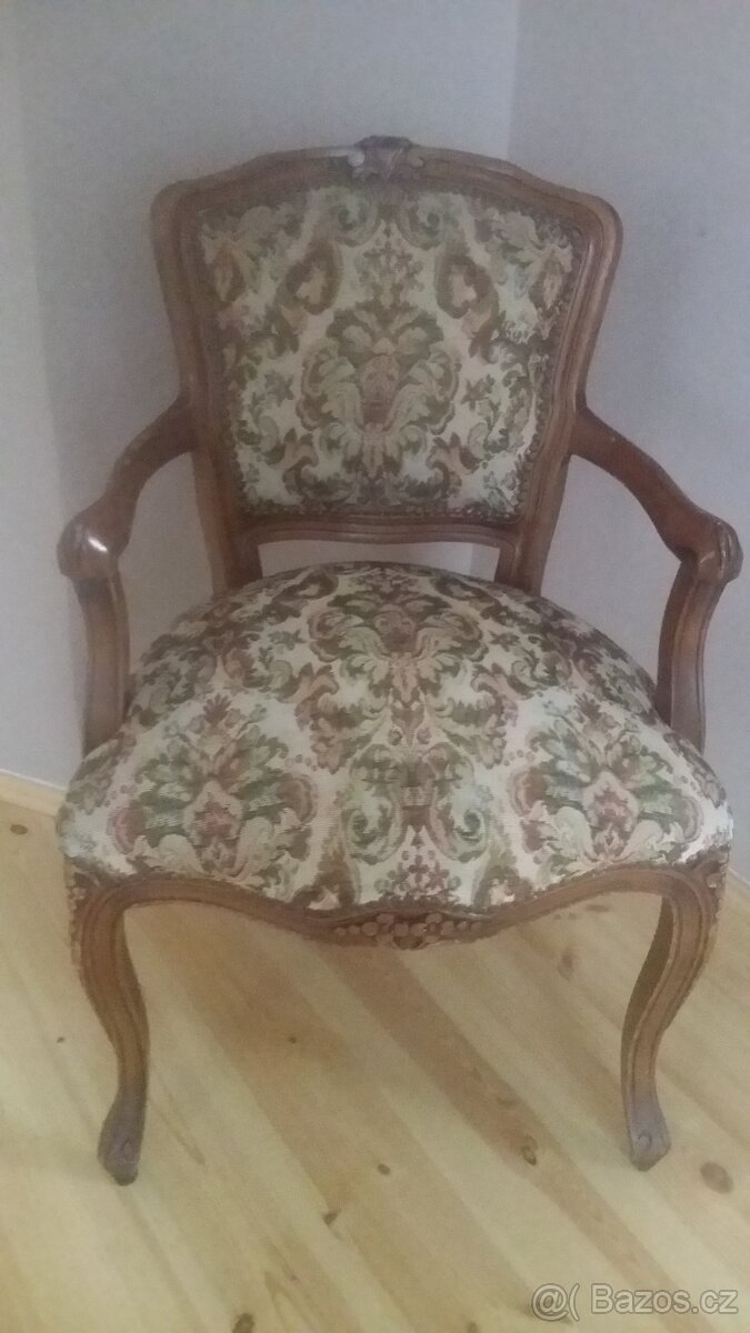 Starožitná dřevěná stylová židle,židlička,křeslo, křesílko