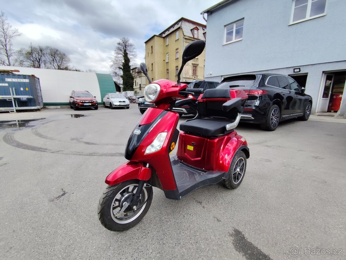 Elektrická tříkolka Selvo 31000