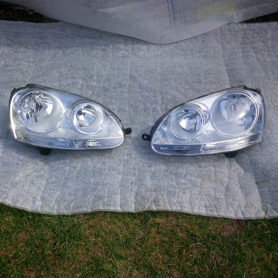 predni svetlo svetla vw golf v 5 prave leve