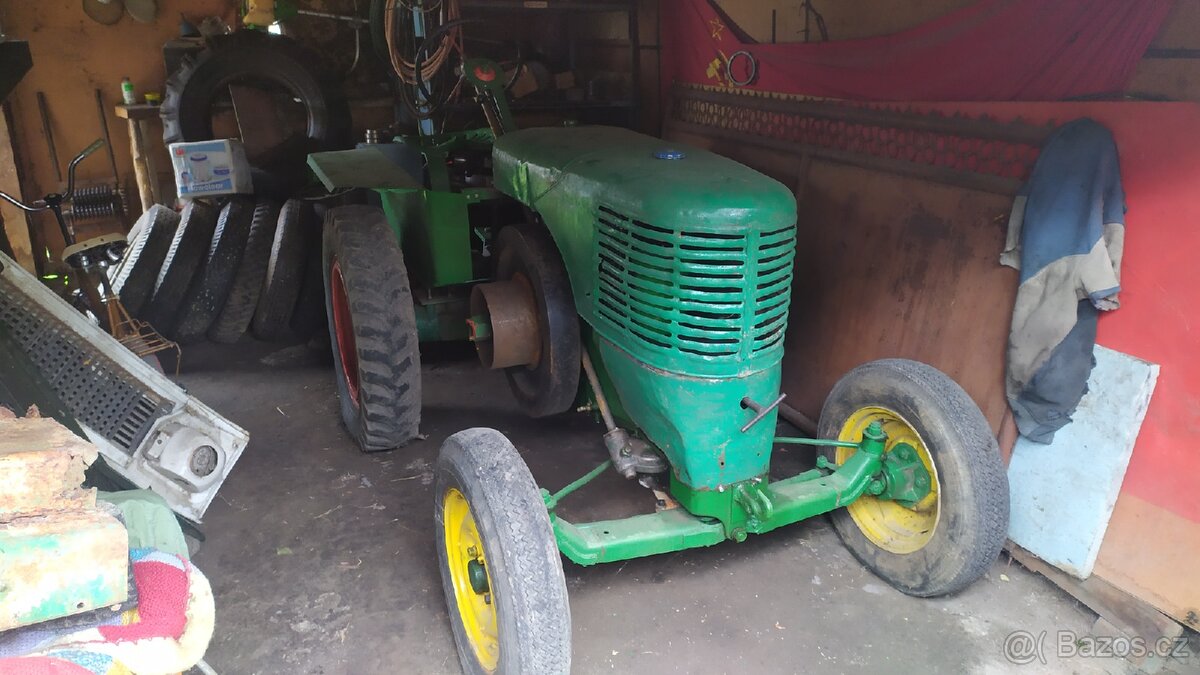 Traktor Svoboda Dk15