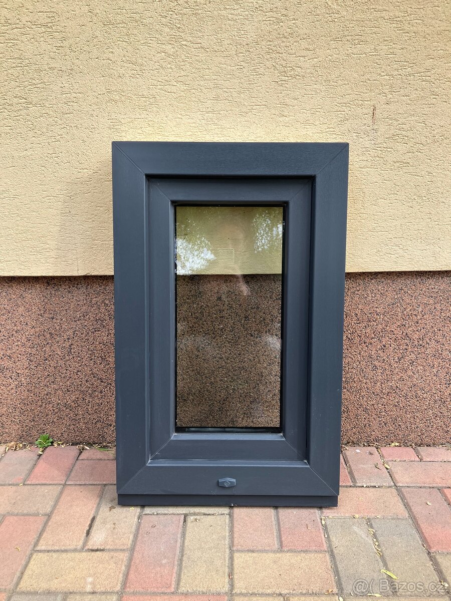 OKNO 490 mm/760 mm WINDEK