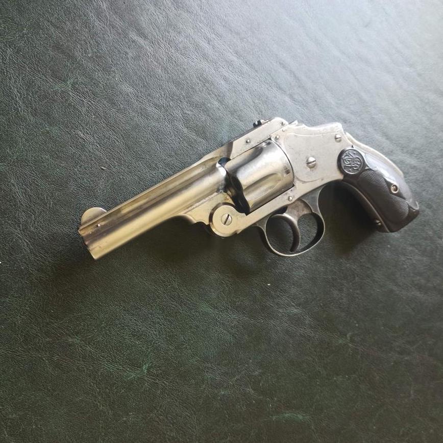 Revolver Smith Wesson 38SW DA Hammerless s pojistkou