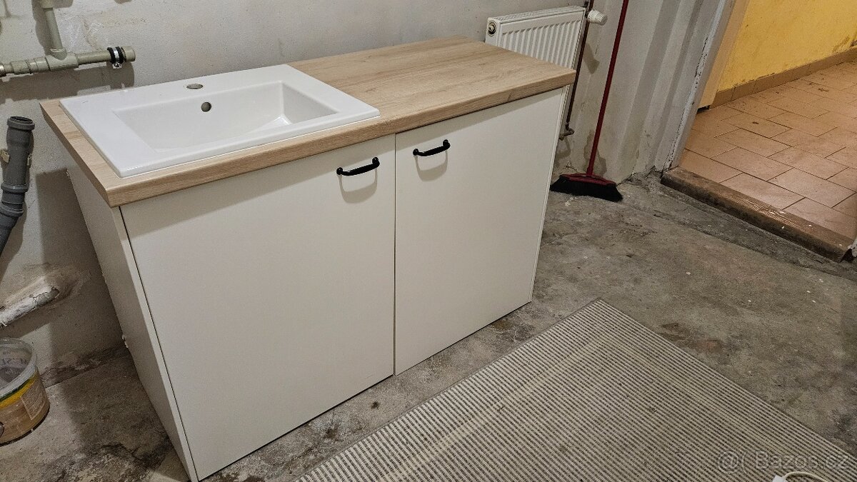 Koupelnová skříňka