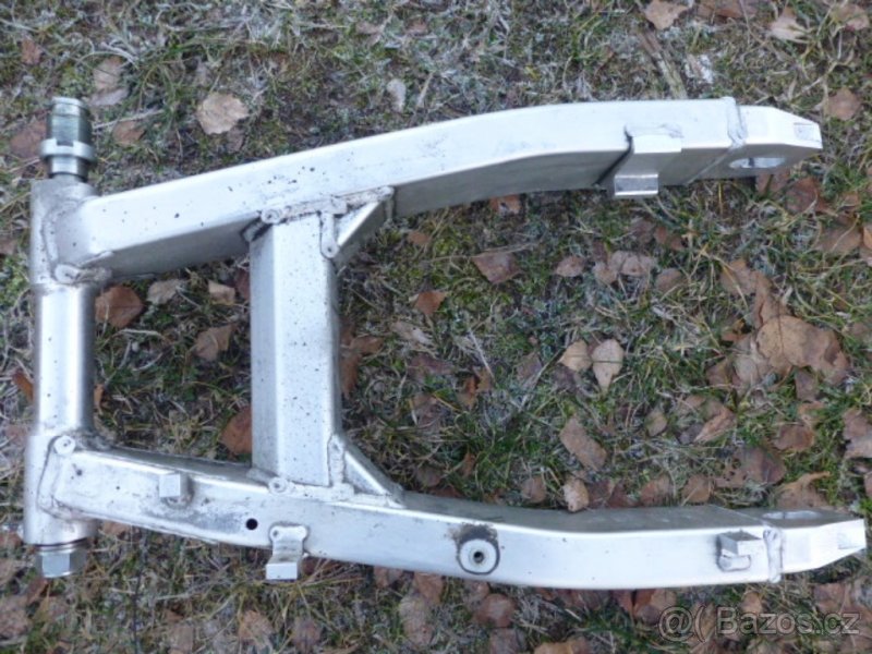CBR 1100 XX ročník 2002 - použitelné díly a doklady