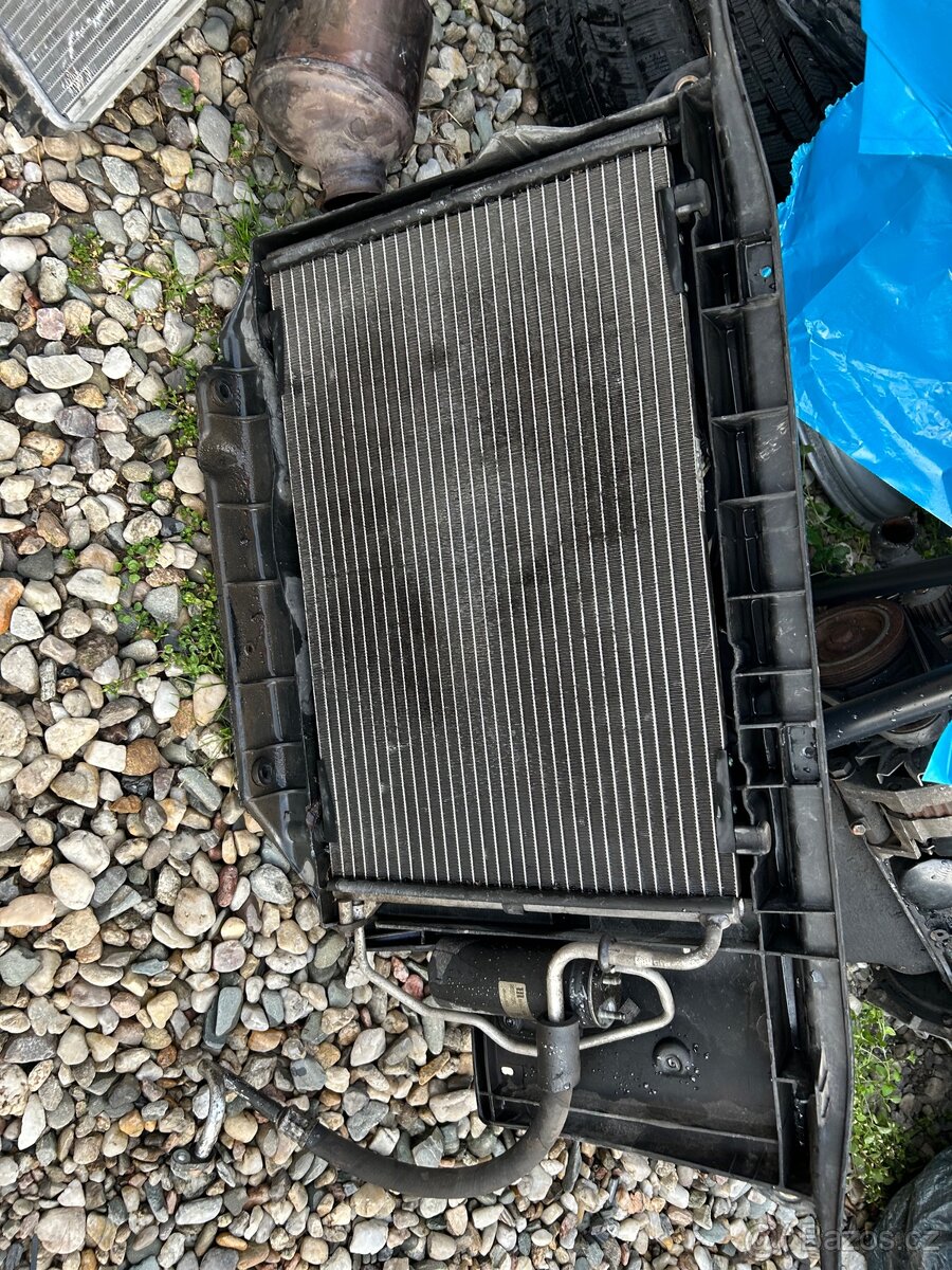 Peugeot 206 1.4 HDi 50 kw, chladič klimatizace