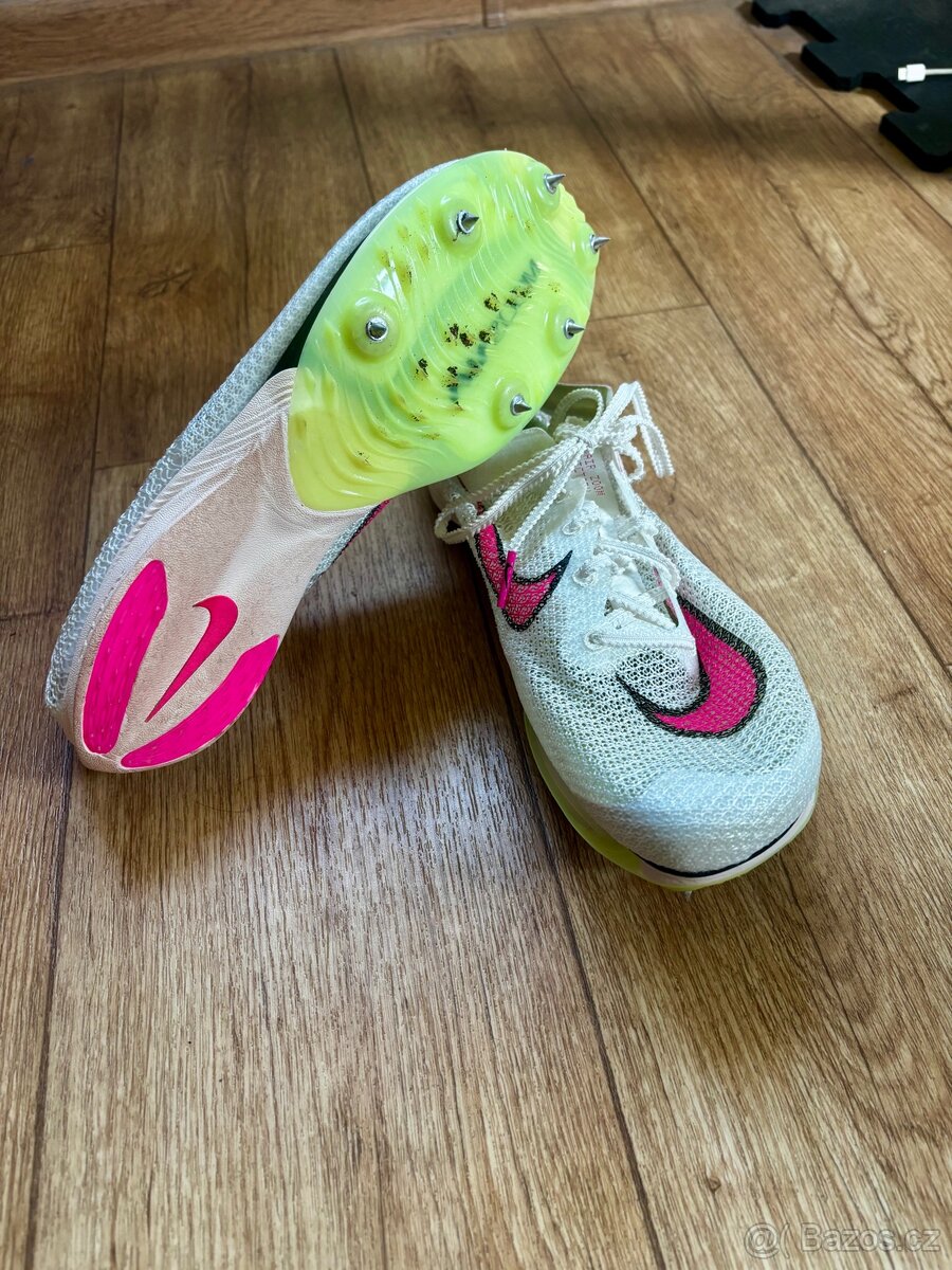 Tretry Nike Air Zoom Victory