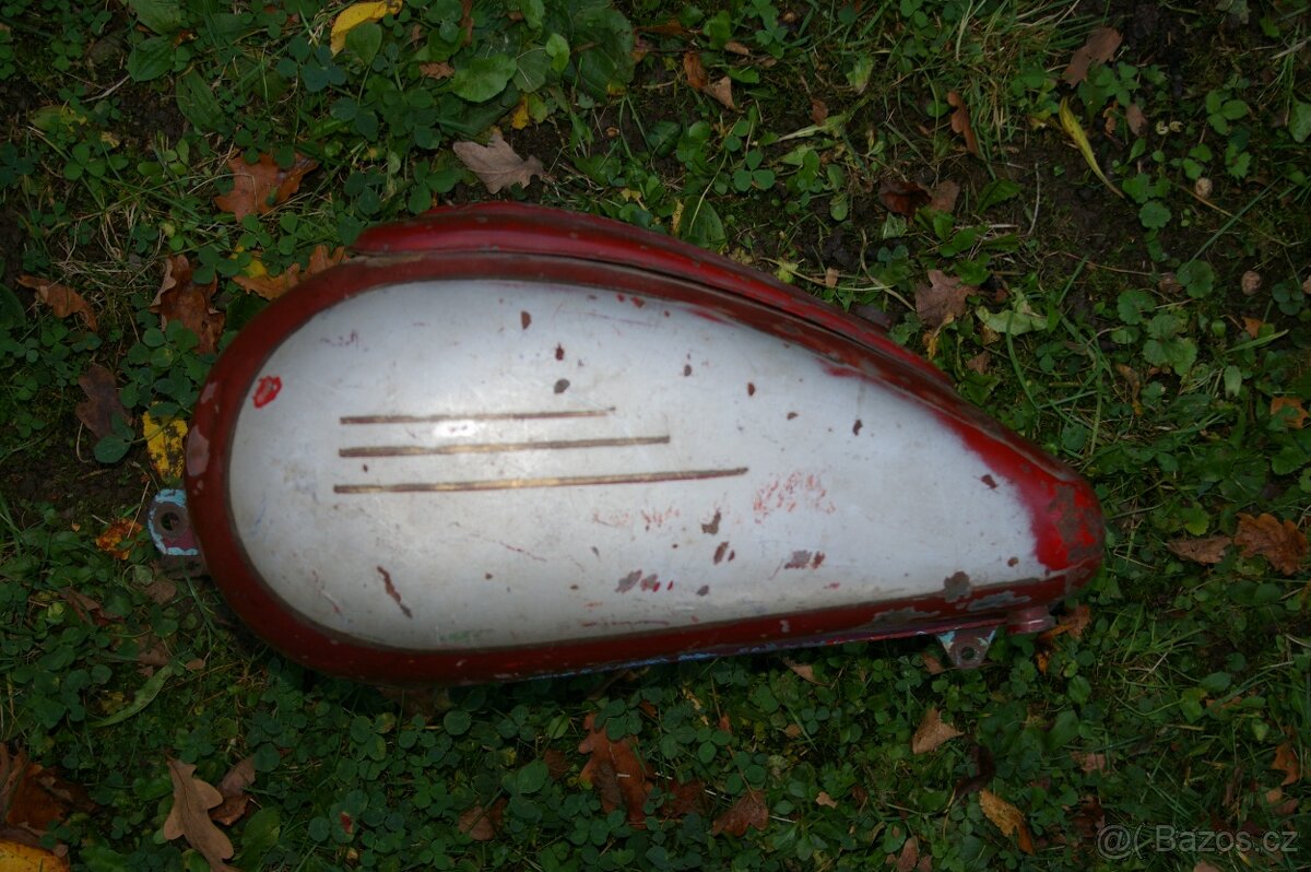 Manet 90 nádrž
