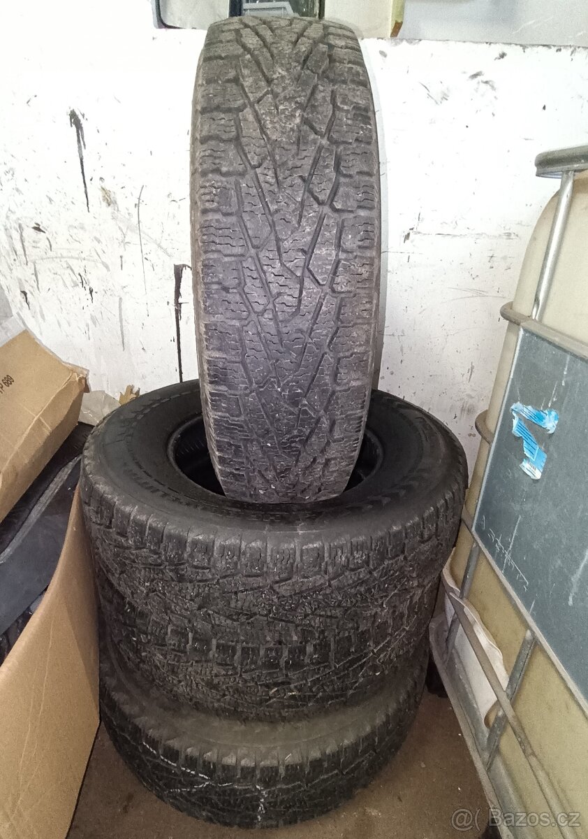 Nokian Hakkapeliitta LT 245/75xR17