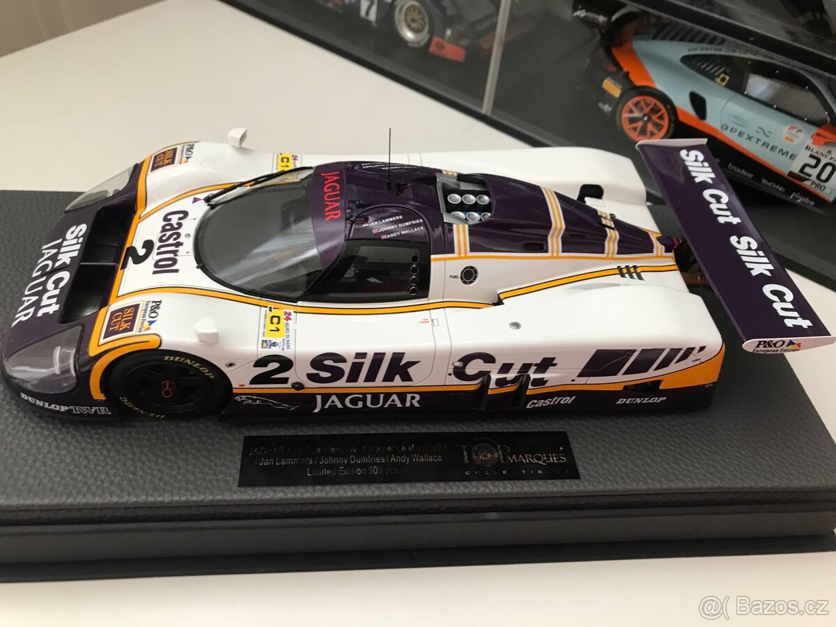 Modely aut 1:18