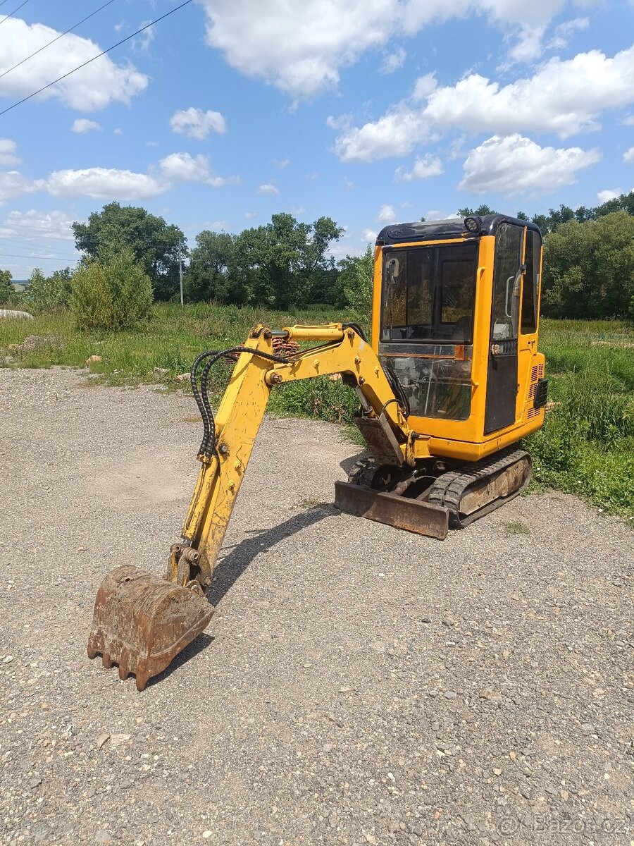 Minibagr 1.5t yuchai yc15
