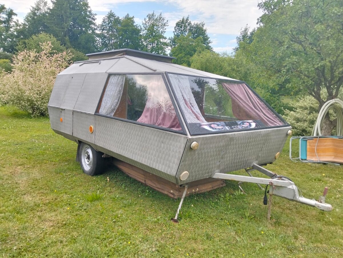 Obytný retro přívěs