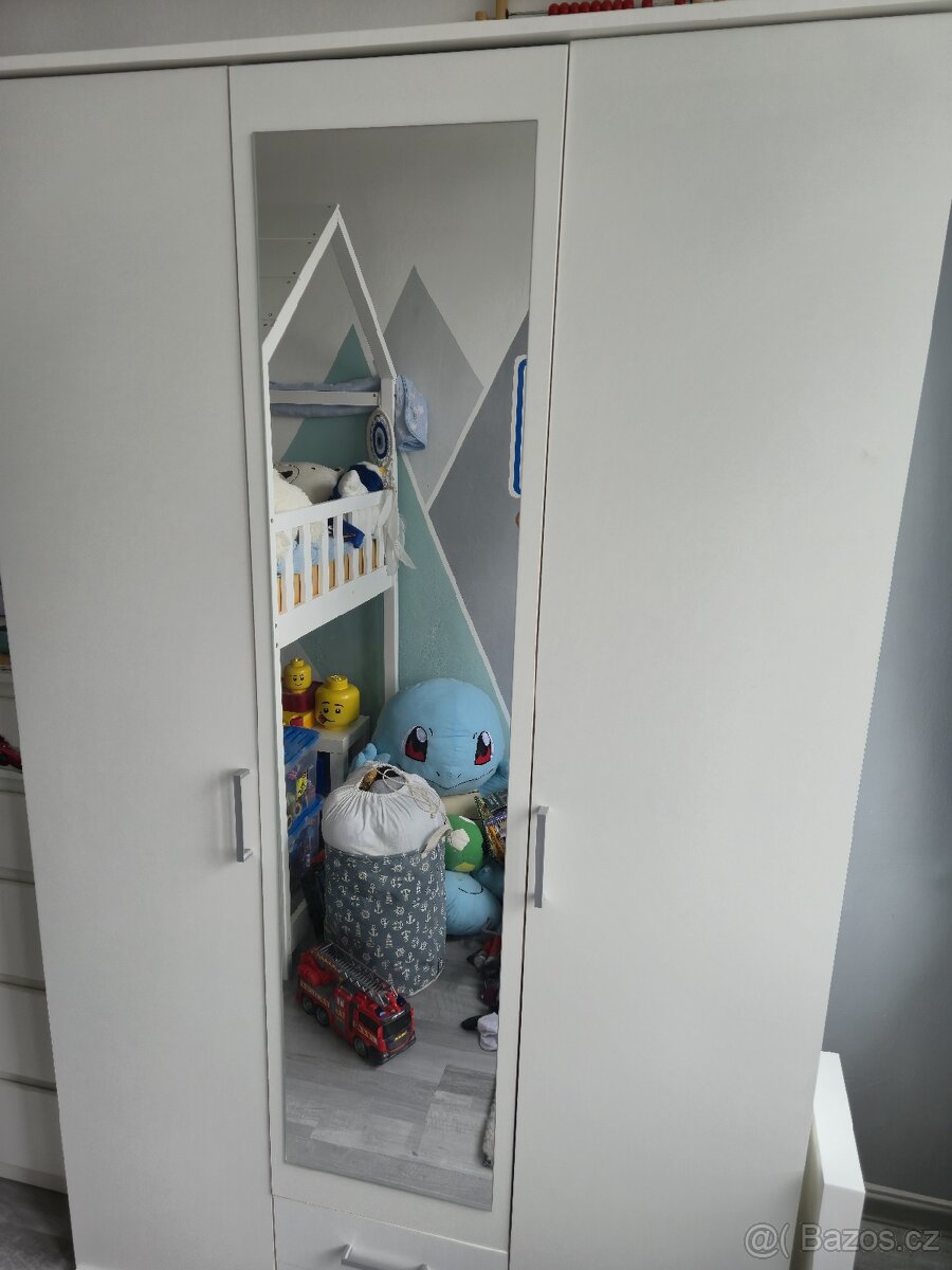 Šatní skříň