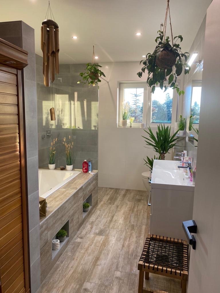 STAVÍME A REKONSTRUUJEME BYTU A KOUPELNY, PLOTU, BAZÉNY