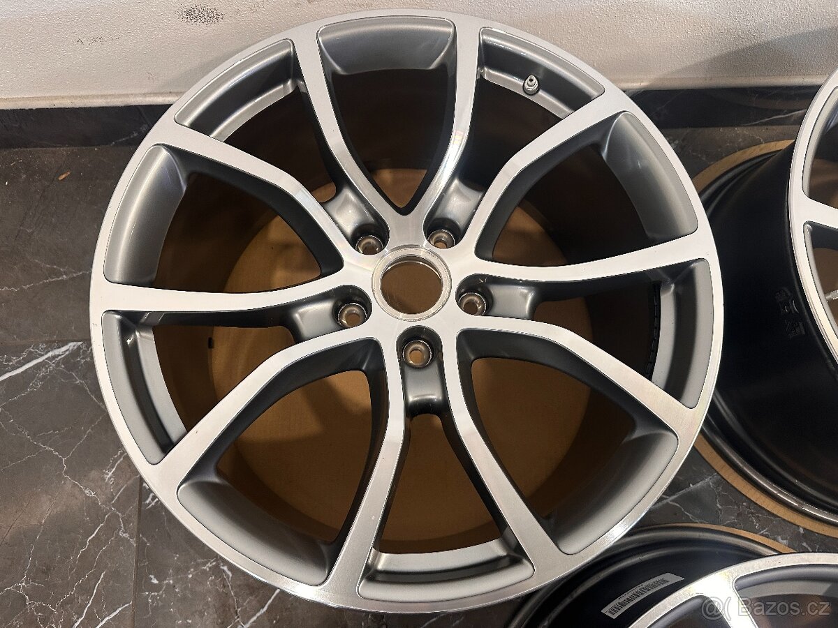 original Porsche E3 9Y r21 turbo Cayenne 5x130