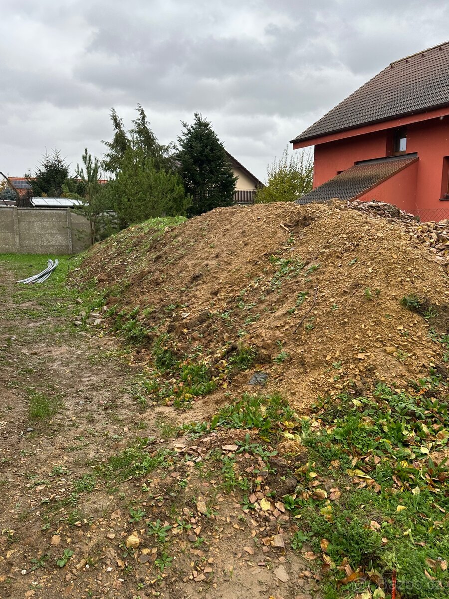 Zemina / hlína za odvoz